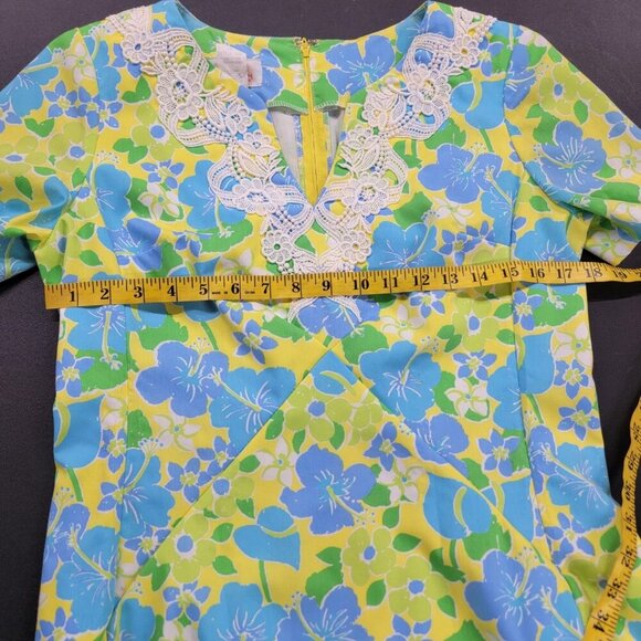 Vintage "The Lilly" by Lilly Pulitzer Hawiaan Floral Print Shift Dress Lace Trim - Picture 9 of 11